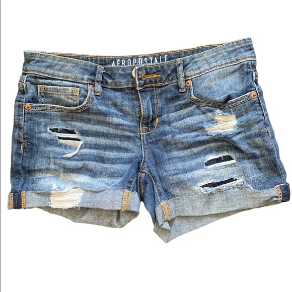 Aeropostale Size 4 shredded jean shorts with short cuff - Picture 1 of 3